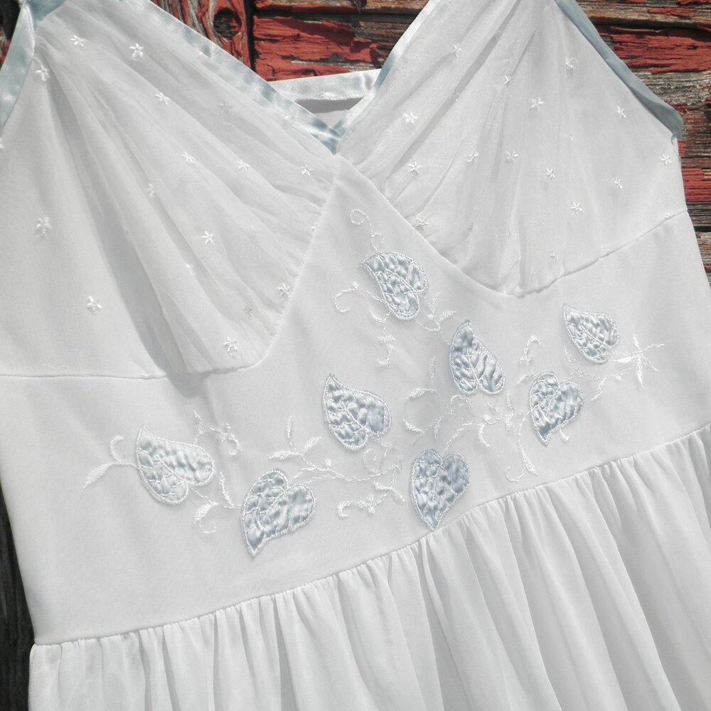 Beautiful Vintage White & Dove Gray Leaf Applique Ethereal Gotham Slip Dress 40